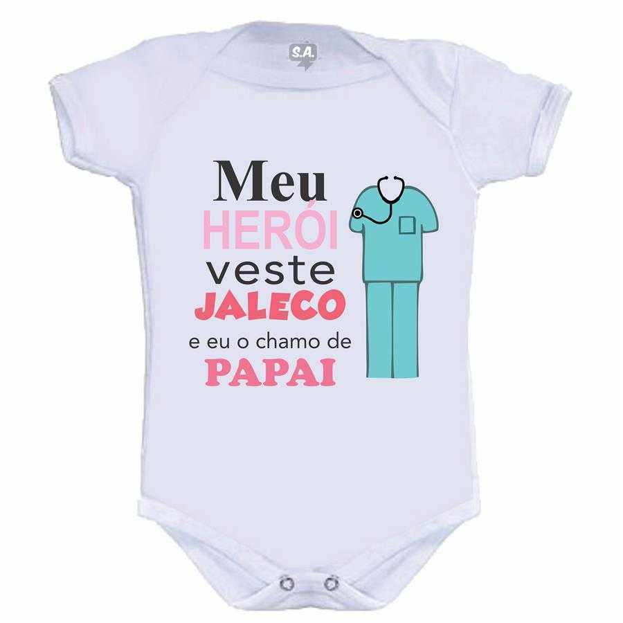 Body Meu Herói Veste Jaleco na Camiseteria S.A.